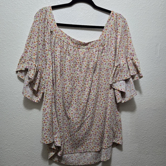 Floral Top with Ruffle Sleeves - Picture 4 of 4